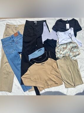 Clothing lot XS: Aritzia, Brandy Melville, Garage, Aerie..ETC